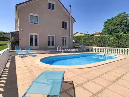 vente maison 7 pièces 216 m² à saint-vulbas (01150)  445 000 €