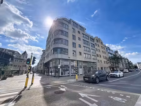 appartement d’angle avec vue dégagée  à proximité de la pla…