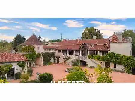 maison avec piscine et terrasse brantôme en périgord (24)
