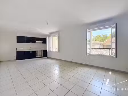 appartement t2 en plein centre-ville de mauguio