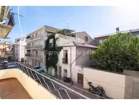 sète  appartement t2 avec balcon et potentiel sous toiture 