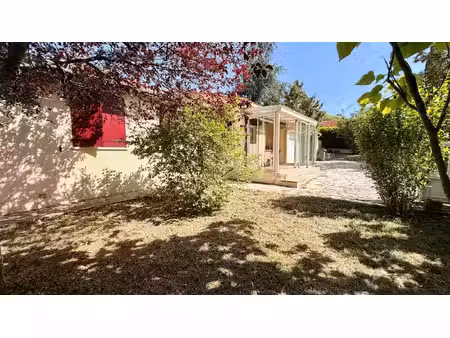maison de plain-pied 108 m² • 3 ch • double véranda • jardin paysagé 730 m² • 275 000 € fa
