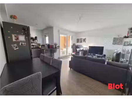 a vendre blot liffré - appartement t.3 balcon – garage fermé privatif – accès pmr