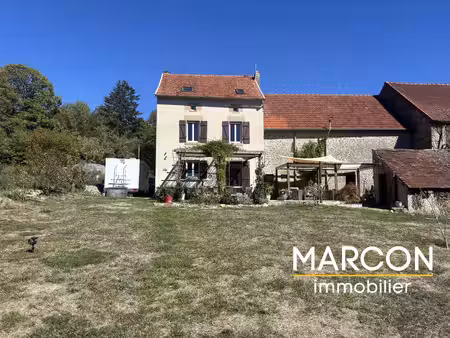 belle maison en pierres renovee avec grange
