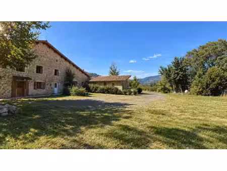 propriété de caractère avec gîtes et vue panoramique sur la