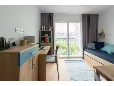 a louer - studio entièrement meublé et équipé de 18m² proche métro b