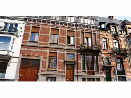 appartement à louer à tournai pour € 700 avec 1 chambre à coucher