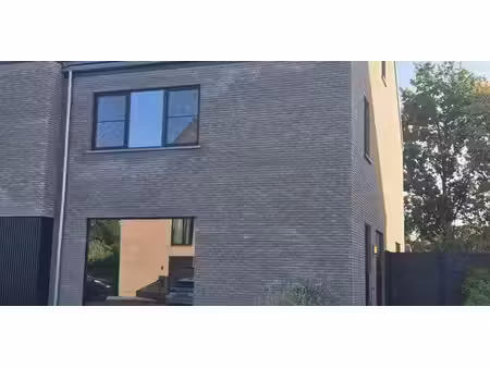 maison à louer à teralfene pour € 1.500 avec 3 chambres à coucher