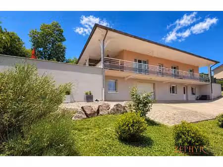 maison individuelle de 185 m² avec t3 indépendant  spa de nage