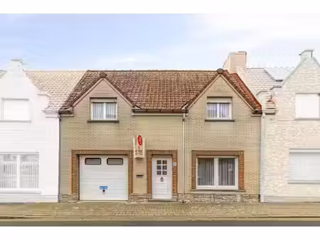huis te koop met 3 slaapkamers  garage en tuin in ieper