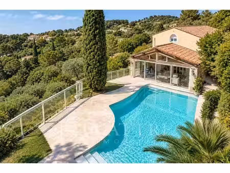 mougins
