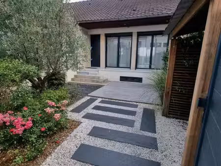 à louer - maison 6 pièces avec jardins  terrasse et pompe