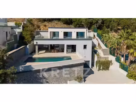 maison avec piscine en bord de mer sainte-maxime (83)