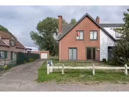 maison à rénover avec 3 chambres