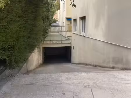 box fermé en sous-sol – nice  avenue castellane (évêché) – 150 /mois cc
