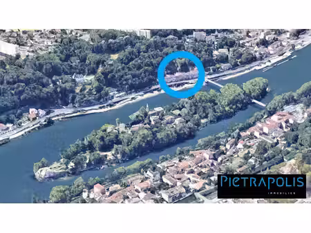 ile barbe - quai clemenceau - local pro 425 m²