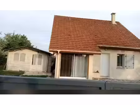 sur la commune de charancieu  à vendre une très belle maison d