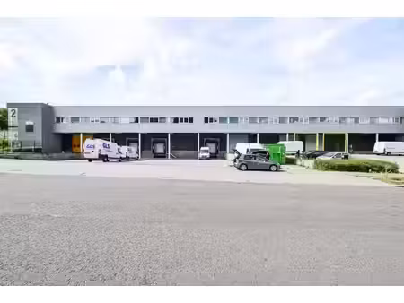 entrepôt/quais déchargement/parking