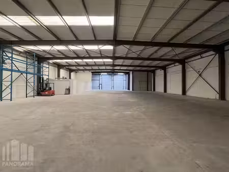 functioneel bedrijfsgebouw op een topligging te sint-niklaas
