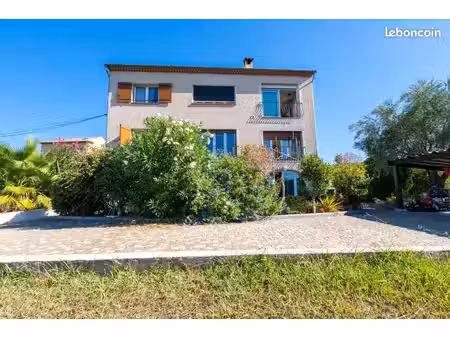 maison 8 pièces 232 m²