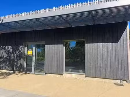 location bureaux et commerces à laval (53000) : à louer / 120m² laval