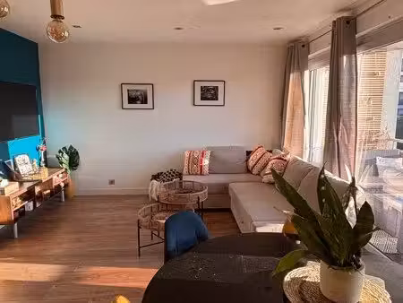 à louer 2 pièces avec balcon et parking