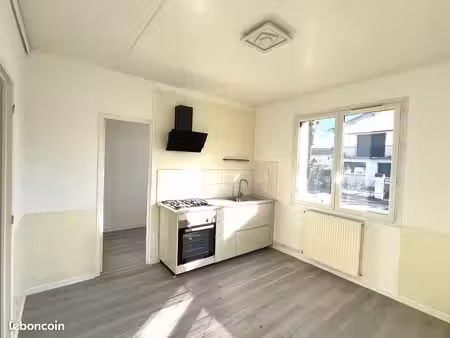 t3 en rez de chaussée avec jardin et garage proche centre ville