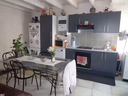 charmante maison de ville de 70 m²à louer à saint-xandre (10 min au nord de la rochelle)