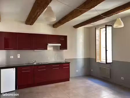 studio 1 pièce 27 m²