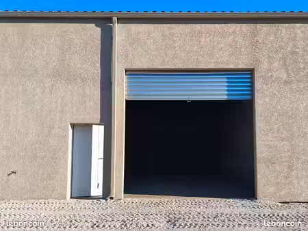 hangar à usage d'entrepôt saint-chaptes