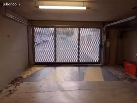 location une place de parking privative numérotée située en sous-sol sécurisé
