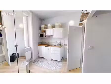 studio 1 pièce 13 m²