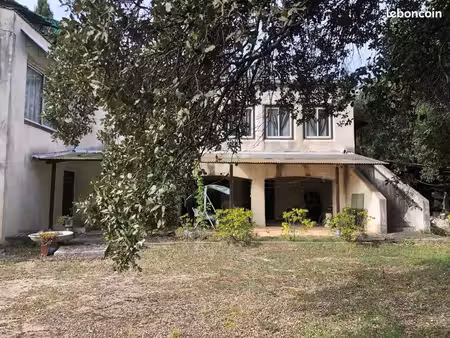 opportunité confidentielle - propriété d’exception 800 m2 dans le luberon