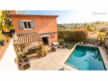 villa 6 pièces 148 m²