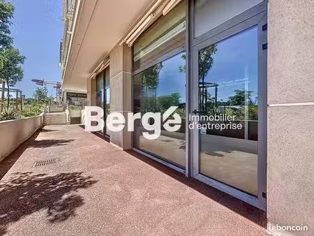 local commercial 317 m²