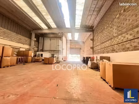 local d'activité 2 700 m²