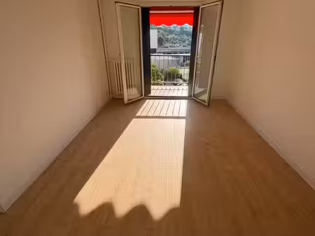 4 pieces à louer