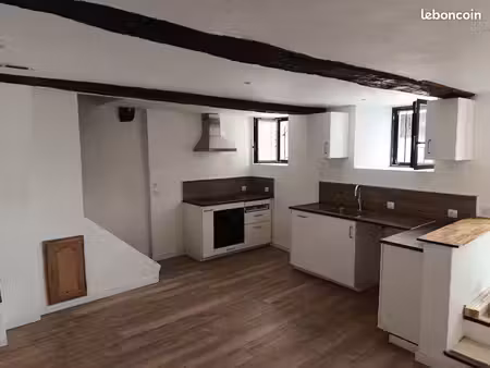 location 3 pièces 45m2 vence 06140 quartier centre climatisé