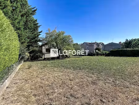 tènement foncier de 1 706 m² ? potentiel de division
