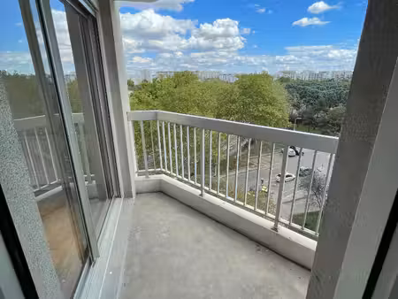 f4 rue lamothe 17