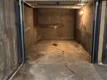 box voiture fermé sécurisé à louer pour véhicule - paris 20e - 14m²