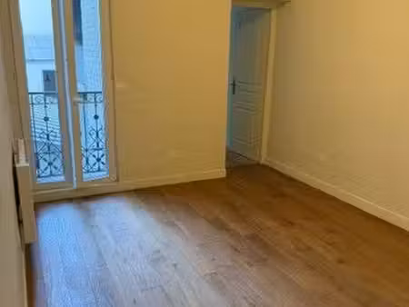 location t1 paris 18è
