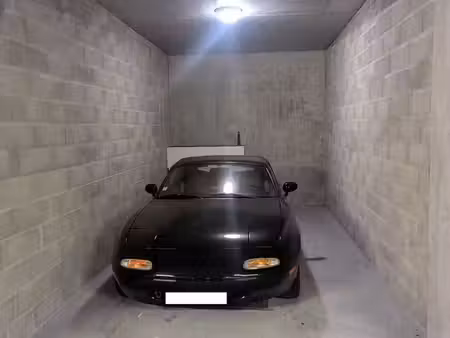 a vendre 2 parkings résidence jardin v