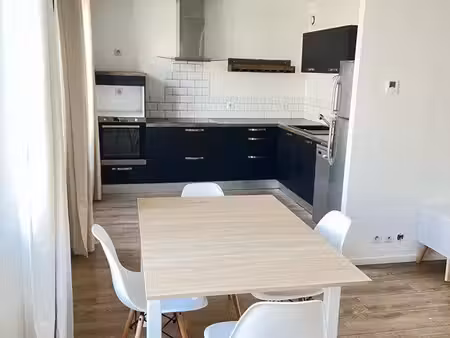appartement t2 de 58m2 avec terrasse privative de 12m2 entre gare et centre ville