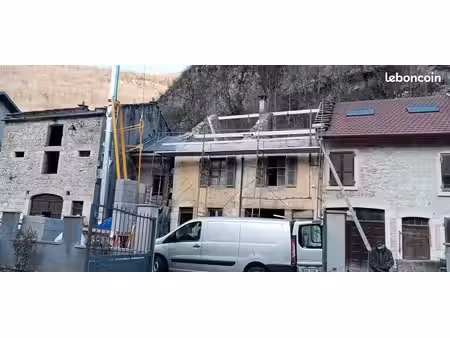 loue maison de centre village rénovée