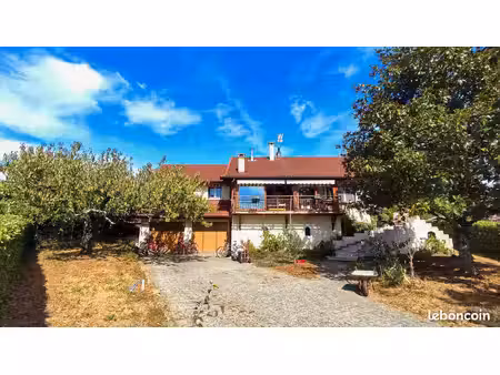 maison de 108 m² avec grand jardin dans un quartier calme à saint-denis-lès-bourg