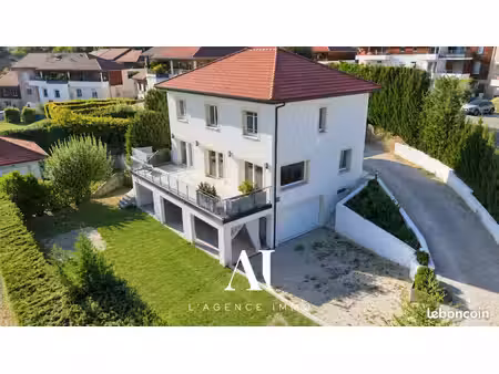 villa 7 pièces 202 m²