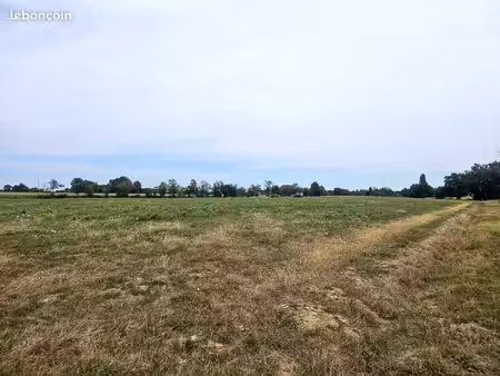terrain 580 m² perrex