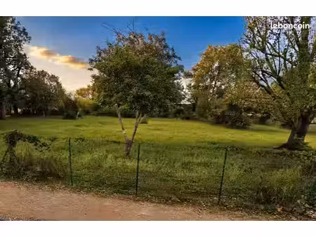 terrain 1 079 m² vandeins