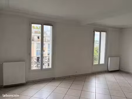 appartement 3 pièces bon état au 5ème avec ascenseur